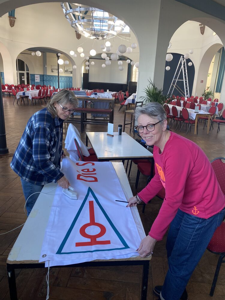 Bloß keine Knitter - alles schick machen für die Gäste